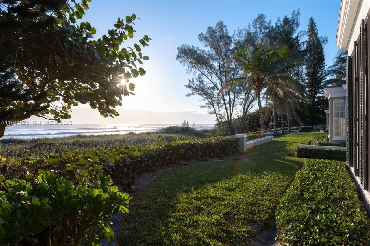 21 S Beach Rd, Jupiter Island, FL 33455 Photo