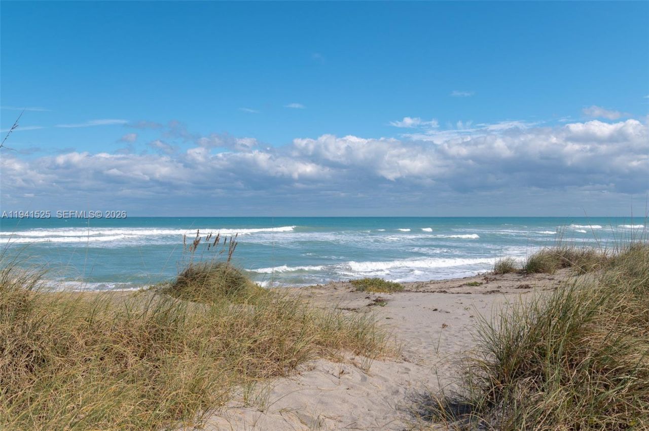 21 S Beach Rd, Jupiter Island, FL 33455 Photo