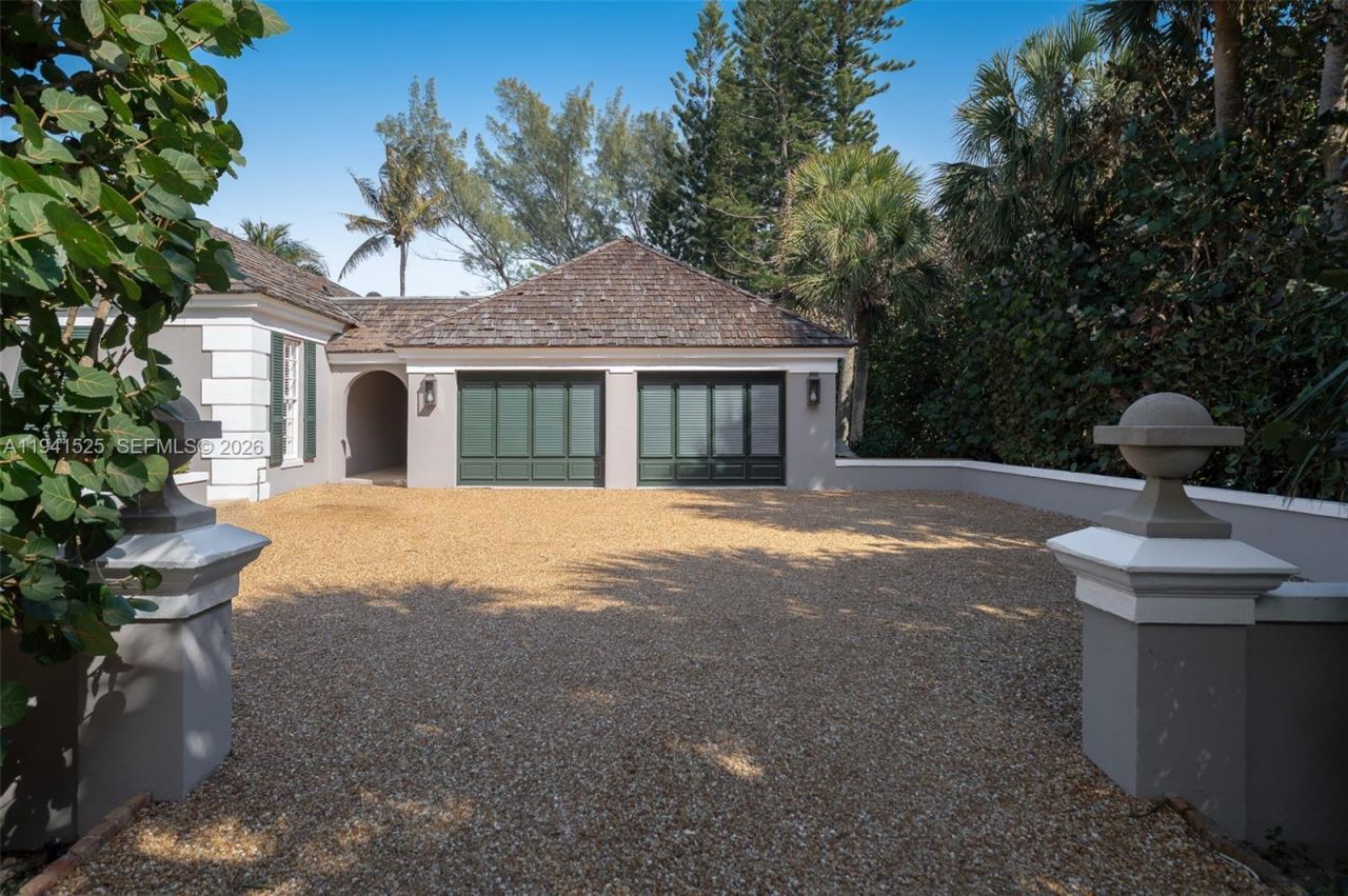 21 S Beach Rd, Jupiter Island, FL 33455 Photo