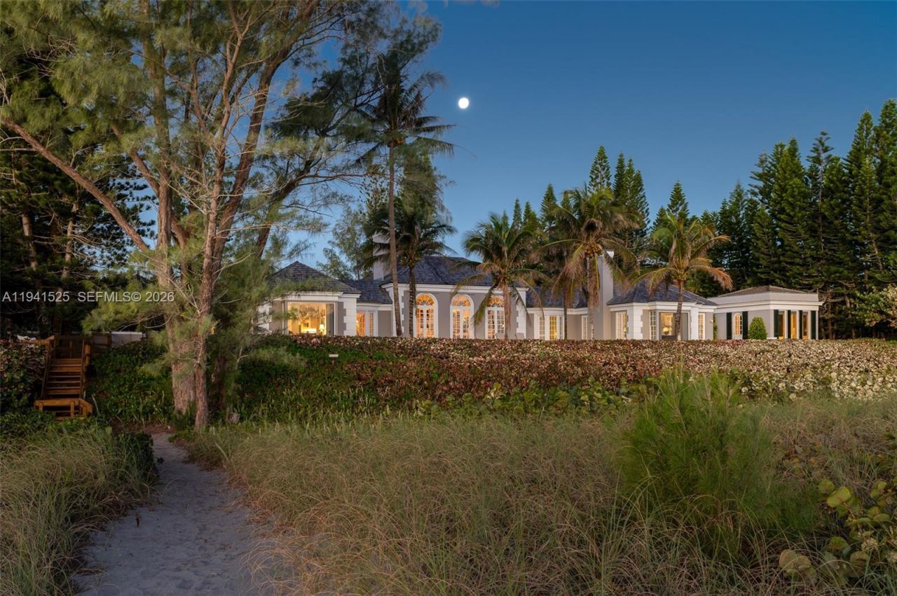 21 S Beach Rd, Jupiter Island, FL 33455 Photo