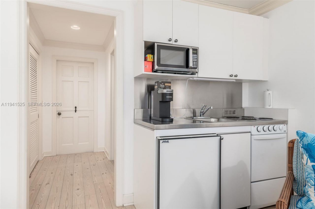 21 S Beach Rd, Jupiter Island, FL 33455 Photo