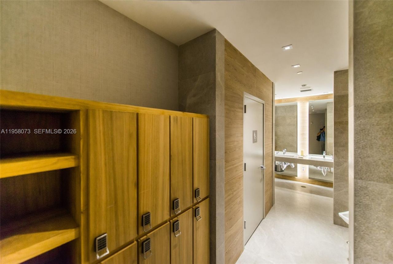 1010 Brickell Ave, Unit 3207, Miami, FL 33131 Photo