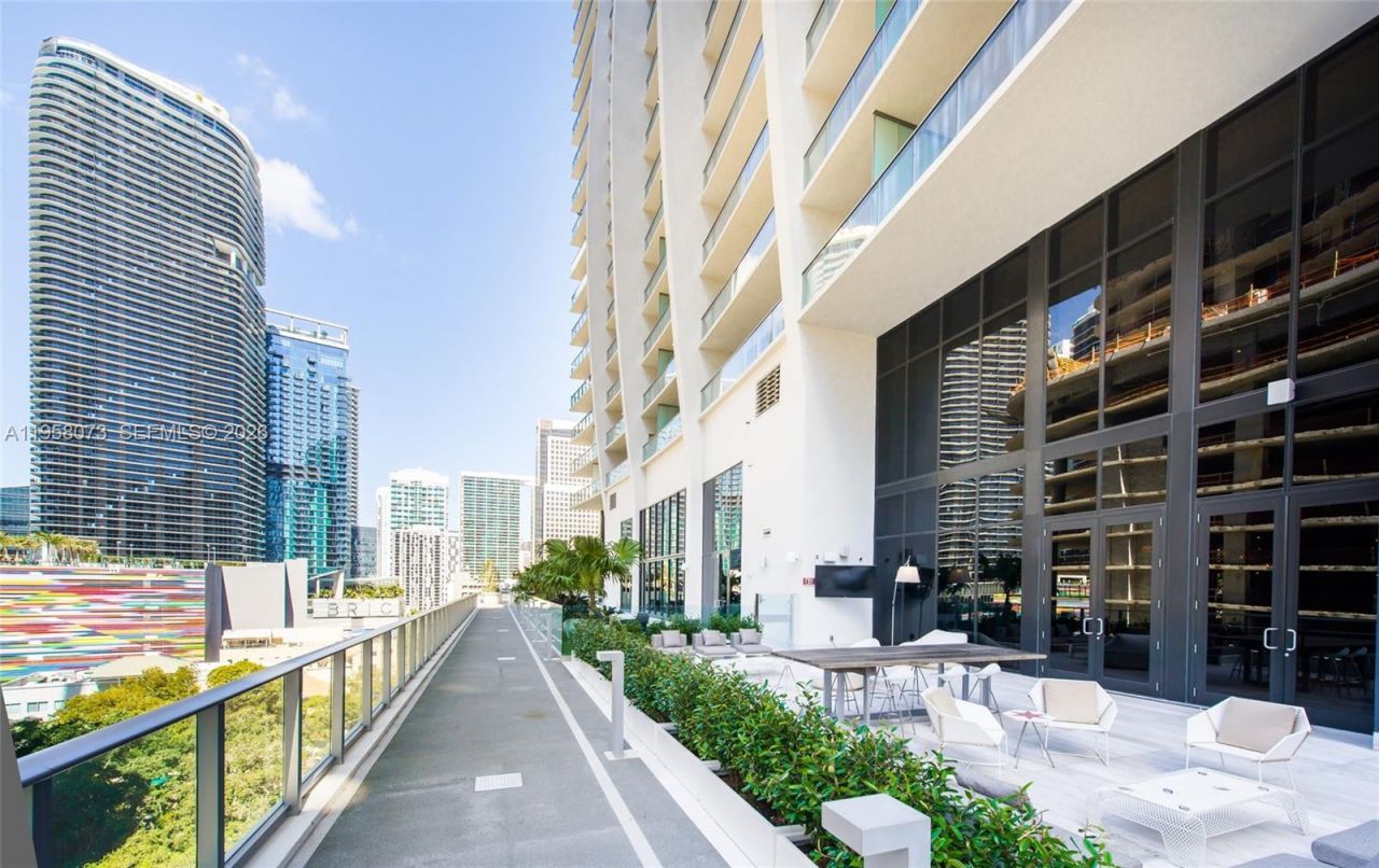 1010 Brickell Ave, Unit 3207, Miami, FL 33131 Photo