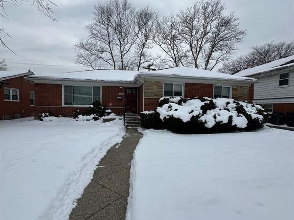 14621 Rosemary Boulevard, Oak Park, MI 48237
