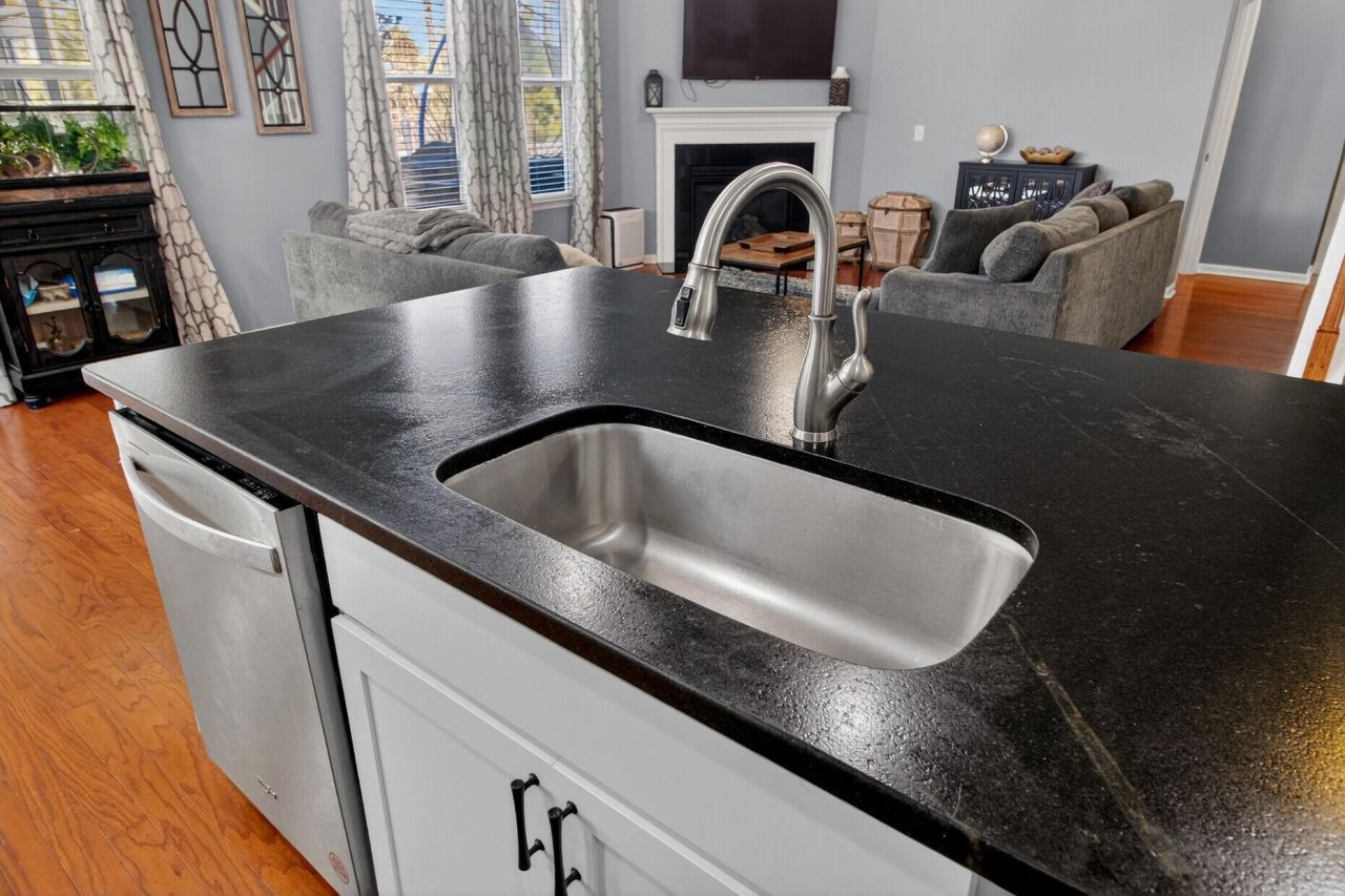 430 Cherrybark Oak Street Photo 15