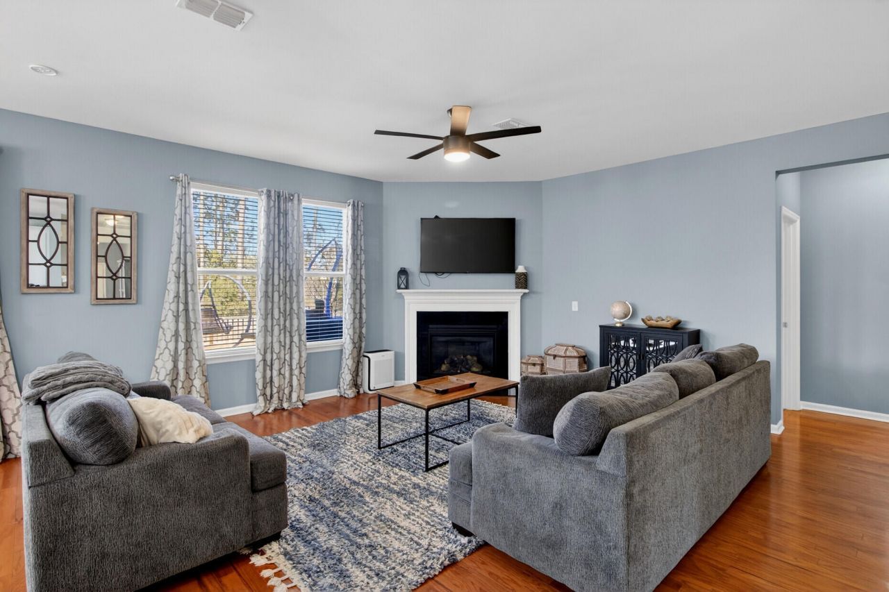 430 Cherrybark Oak Street Photo 9