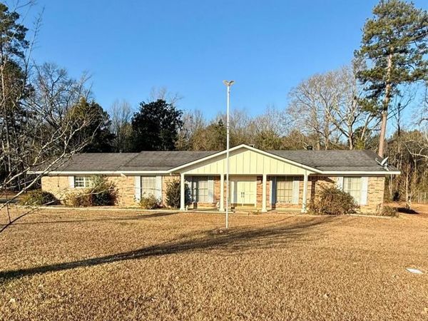 1005 S Cypress Street, Vivian, LA 71082