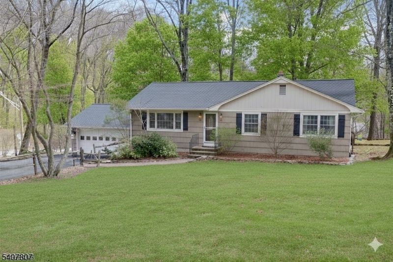 25 Dellwood Ave, Morris, NJ 07960 Main Photo