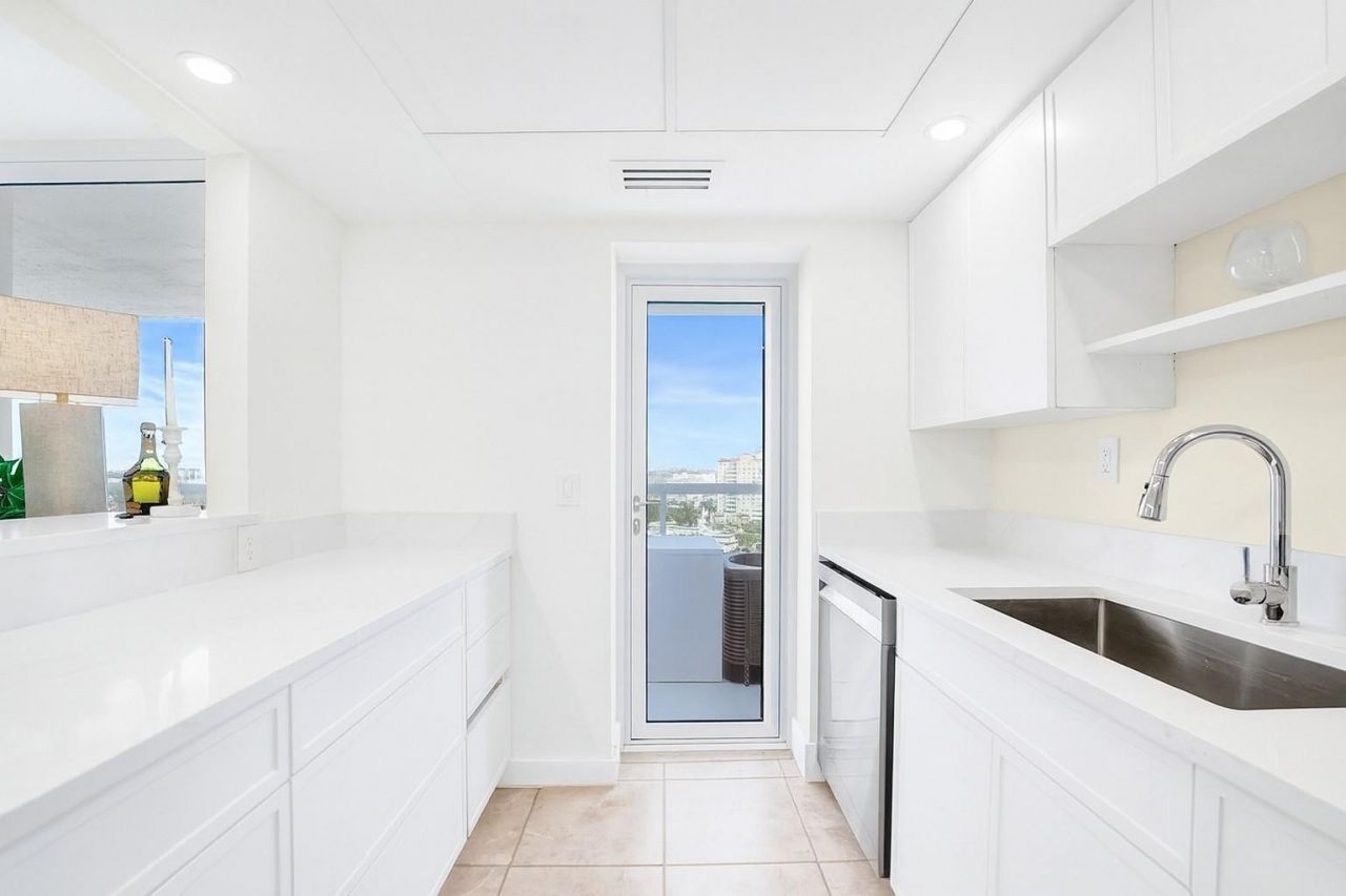 2715 N Ocean Boulevard, Unit 16F, Fort Lauderdale, FL 33308 Photo