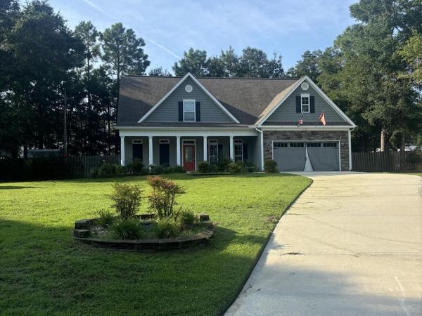 125 Chadwick Court, Sneads Ferry, NC 28460