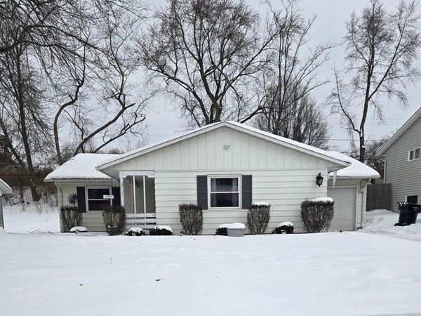 1921 Piedmont Way, South Bend, IN 46614