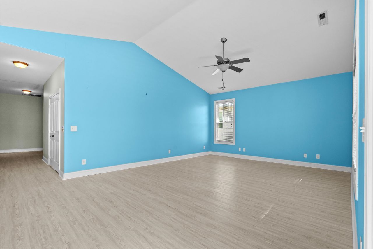 112 Lake Pointe Dr. Photo 13