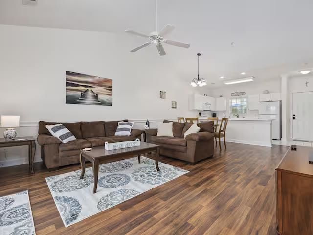 4868 Dahila Ct. Photo 10