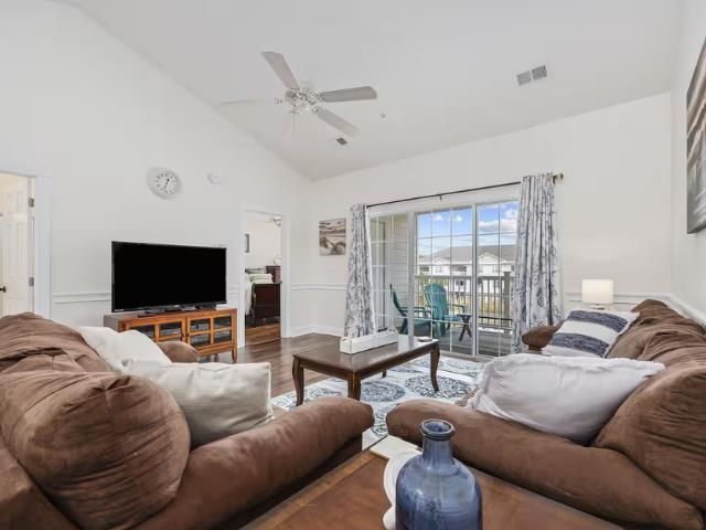 4868 Dahila Ct. Photo 5