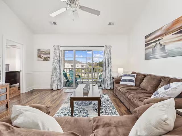 4868 Dahila Ct. Photo 6