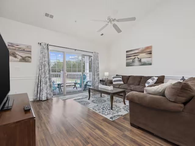 4868 Dahila Ct. Photo 7