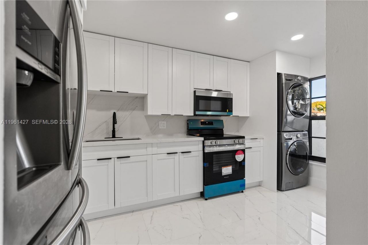 9740 NW 10th St, Unit 82, Pembroke Pines, FL 33024 Photo