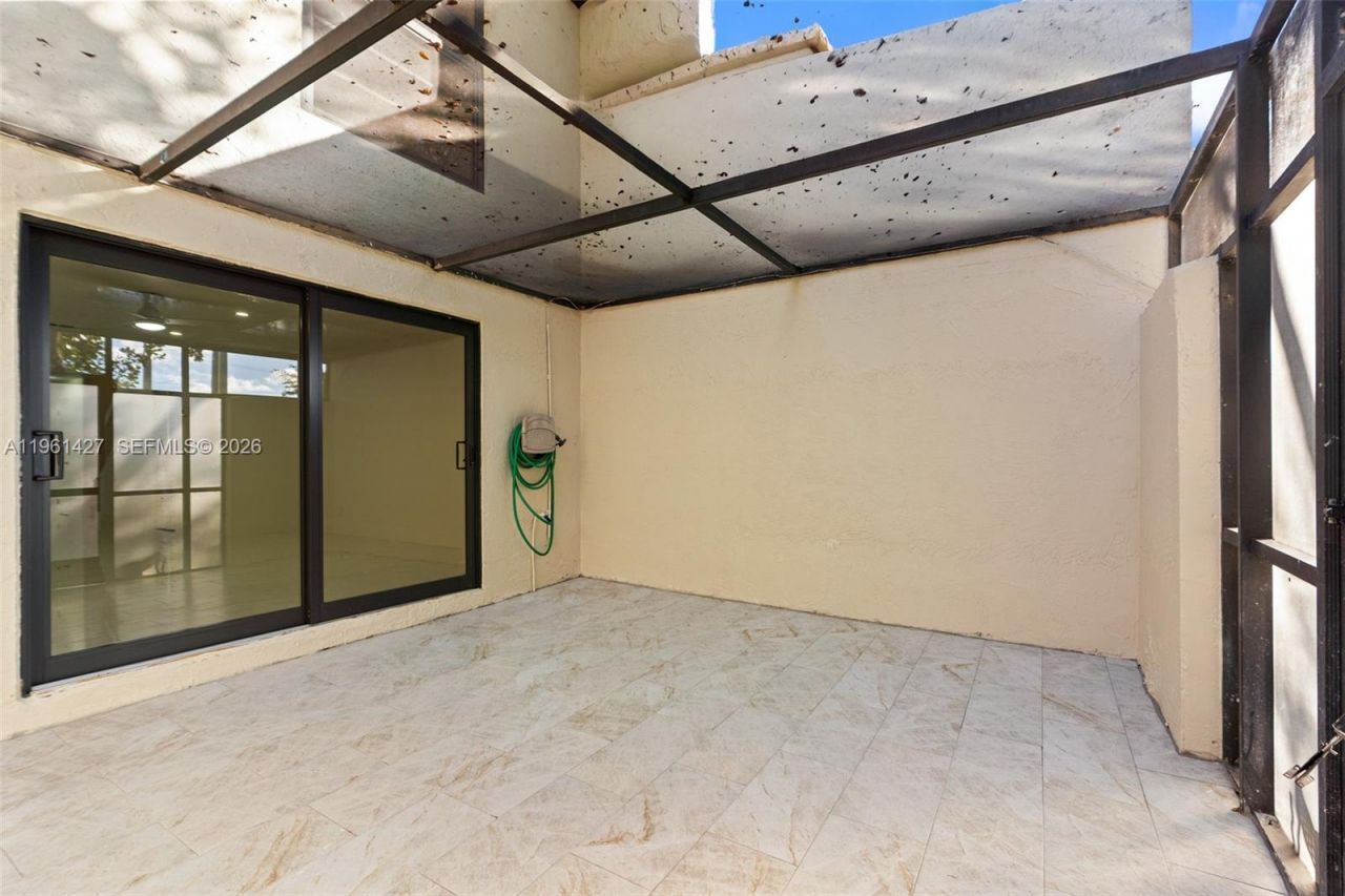 9740 NW 10th St, Unit 82, Pembroke Pines, FL 33024 Photo