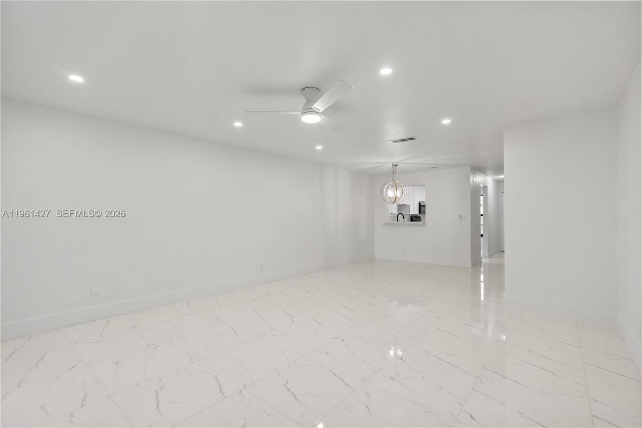 9740 NW 10th St, Unit 82, Pembroke Pines, FL 33024 Photo