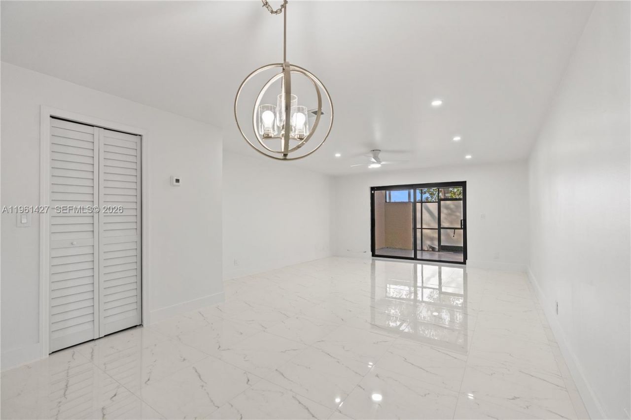 9740 NW 10th St, Unit 82, Pembroke Pines, FL 33024 Photo