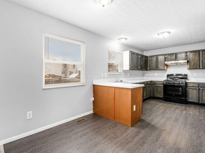 950 Radbourne Drive, Columbus, OH 43207 Photo 10