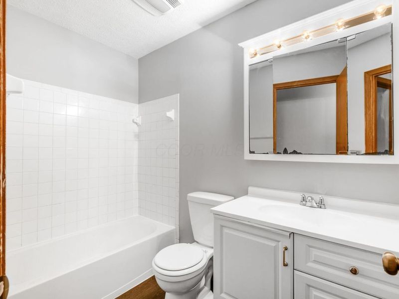 950 Radbourne Drive, Columbus, OH 43207 Photo 25