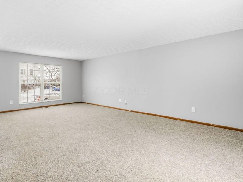 950 Radbourne Drive, Columbus, OH 43207 Photo 9