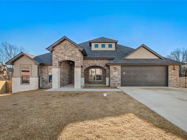 2201 Hay Meadows Street, Springdale, AR 72762