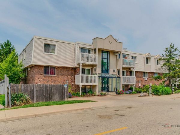 155 E Mill Street, Unit 8, Wauconda, IL 60084