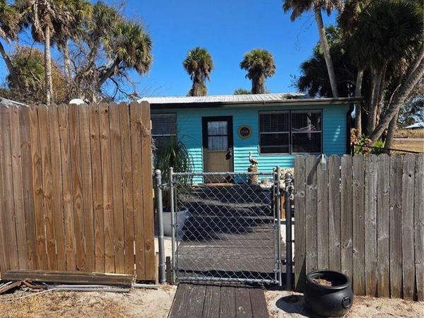 1024 STRICKLAND ROAD, OKEECHOBEE, FL 34974