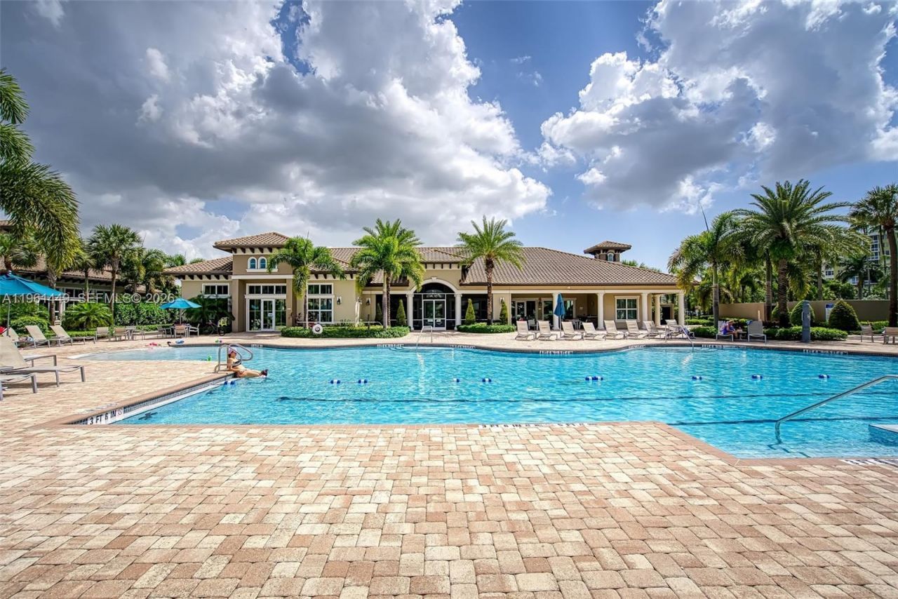 5060 Eucalyptus Dr , Unit 2, Hollywood, FL 33021 Photo