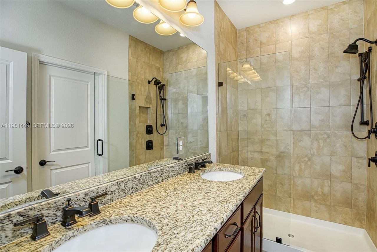 5060 Eucalyptus Dr , Unit 2, Hollywood, FL 33021 Photo