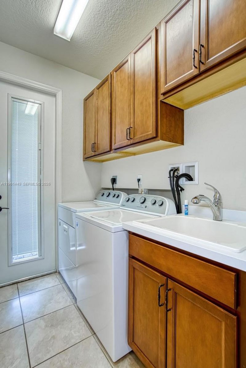 5060 Eucalyptus Dr , Unit 2, Hollywood, FL 33021 Photo