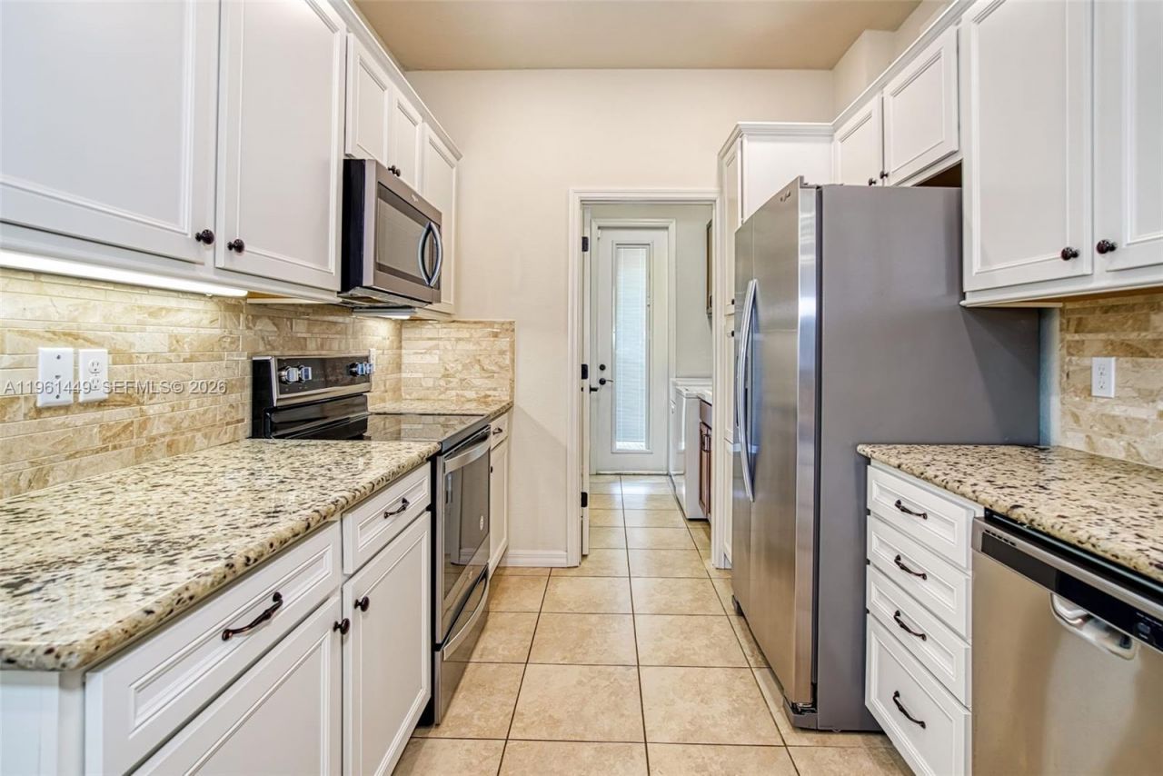 5060 Eucalyptus Dr , Unit 2, Hollywood, FL 33021 Photo