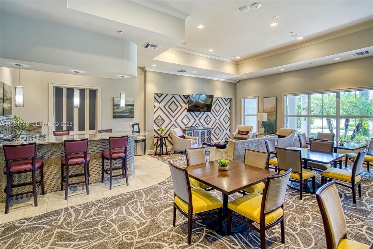 5060 Eucalyptus Dr , Unit 2, Hollywood, FL 33021 Photo