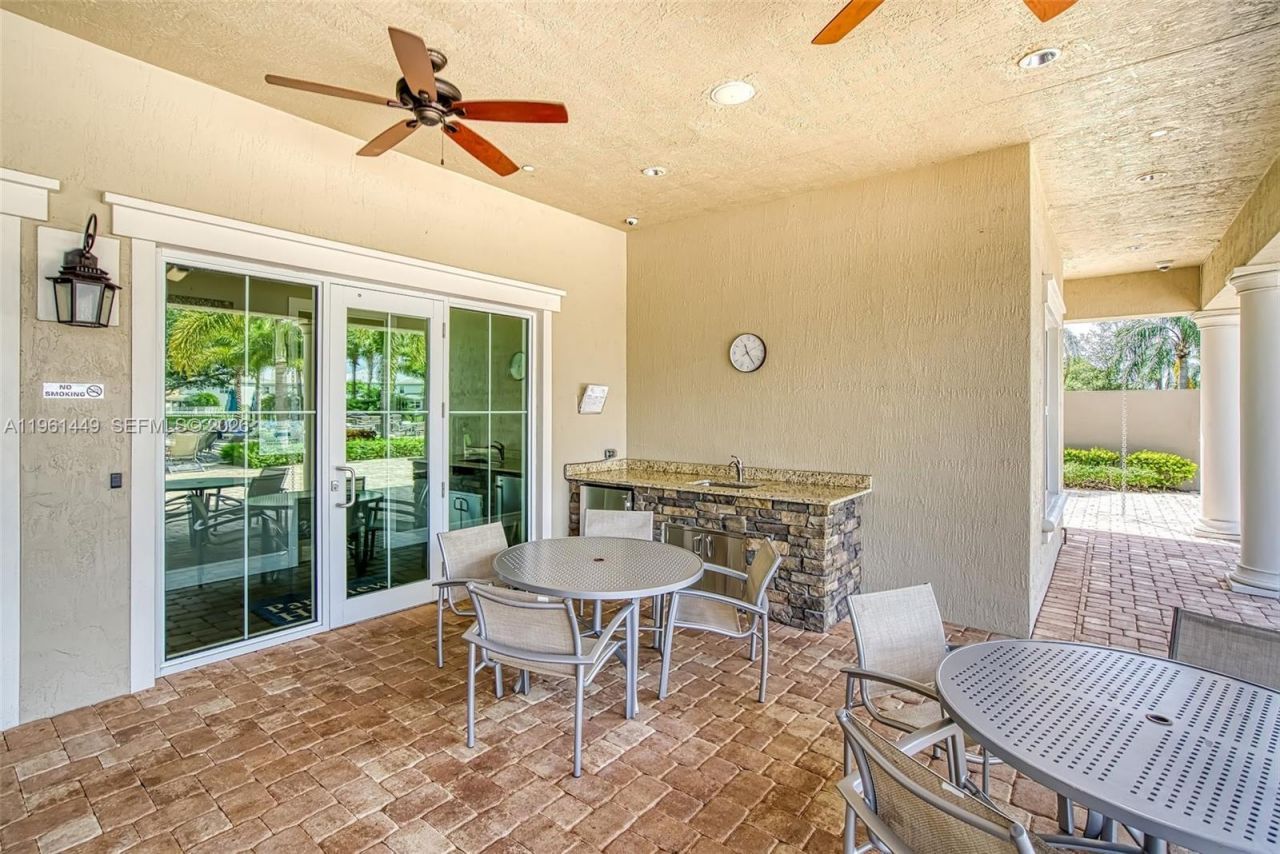 5060 Eucalyptus Dr , Unit 2, Hollywood, FL 33021 Photo