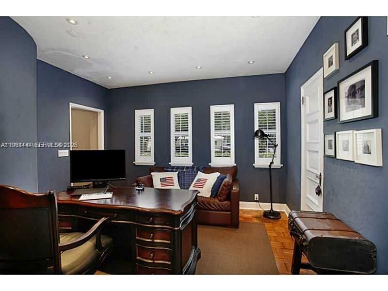 5621 Alton Rd, Miami Beach, FL 33140 Photo