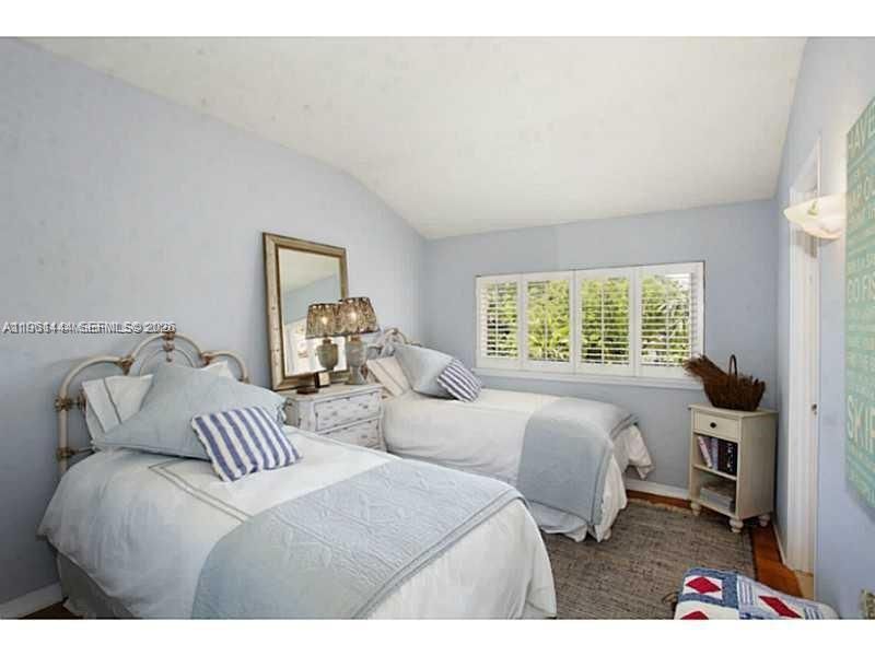 5621 Alton Rd, Miami Beach, FL 33140 Photo