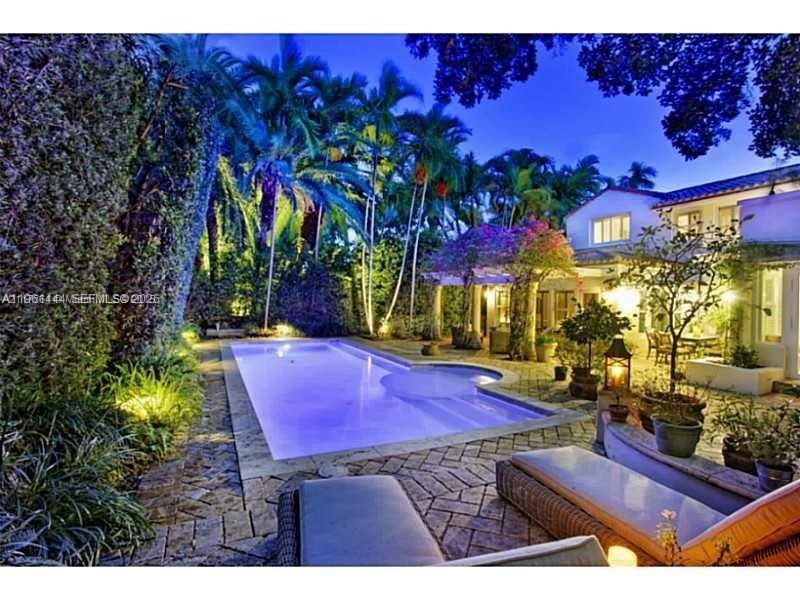 5621 Alton Rd, Miami Beach, FL 33140 Photo