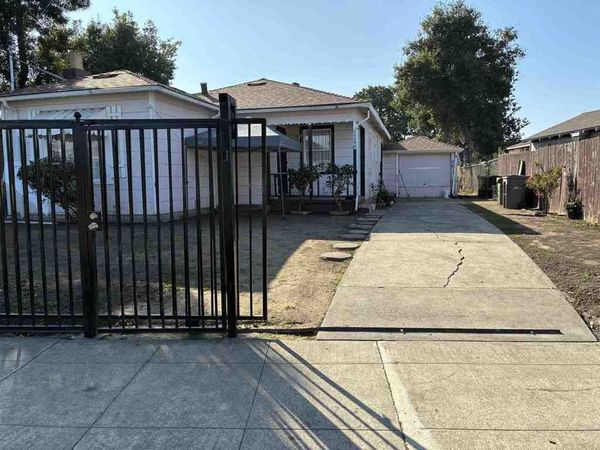 9923 9923 Birch St, Oakland, CA 94603