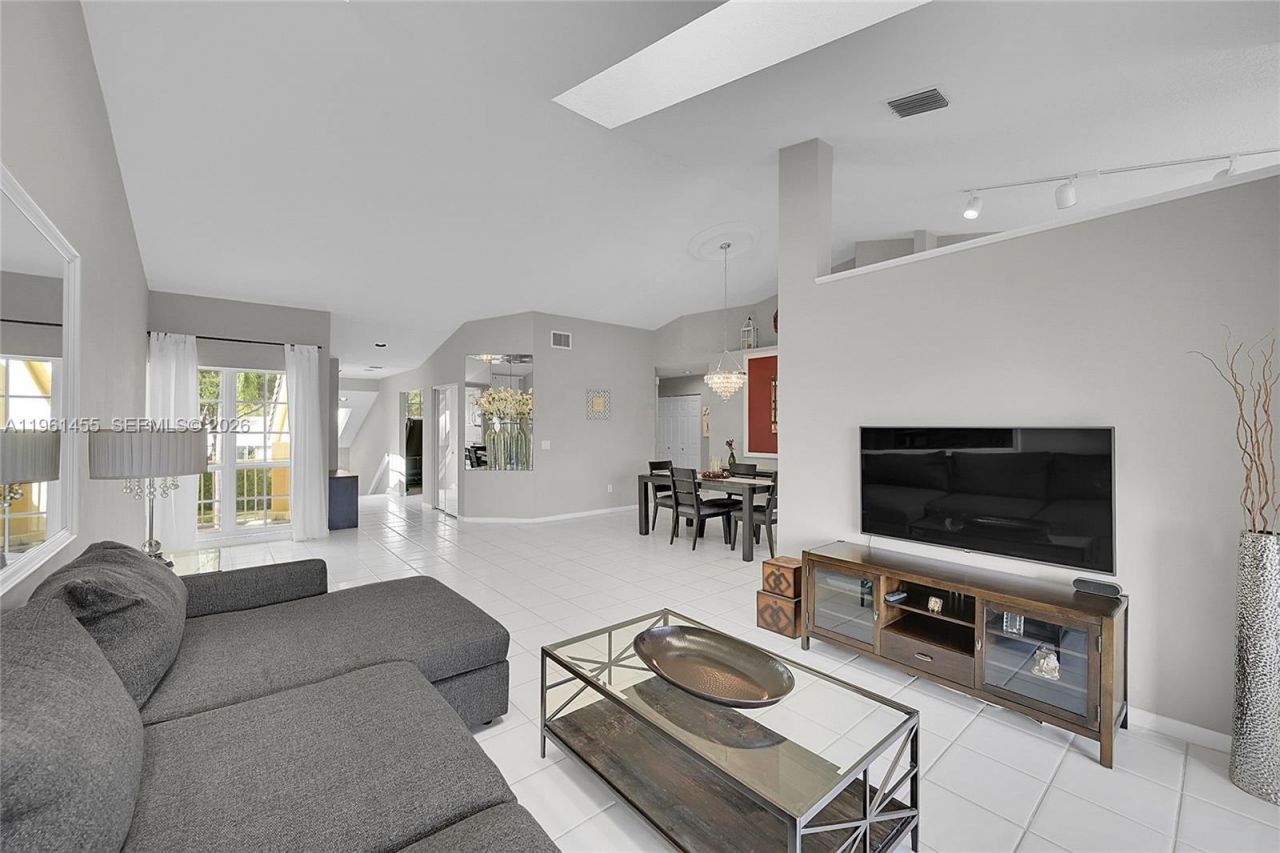 17317 Boca Club Blvd, Unit 7, Boca Raton, FL 33487 Photo