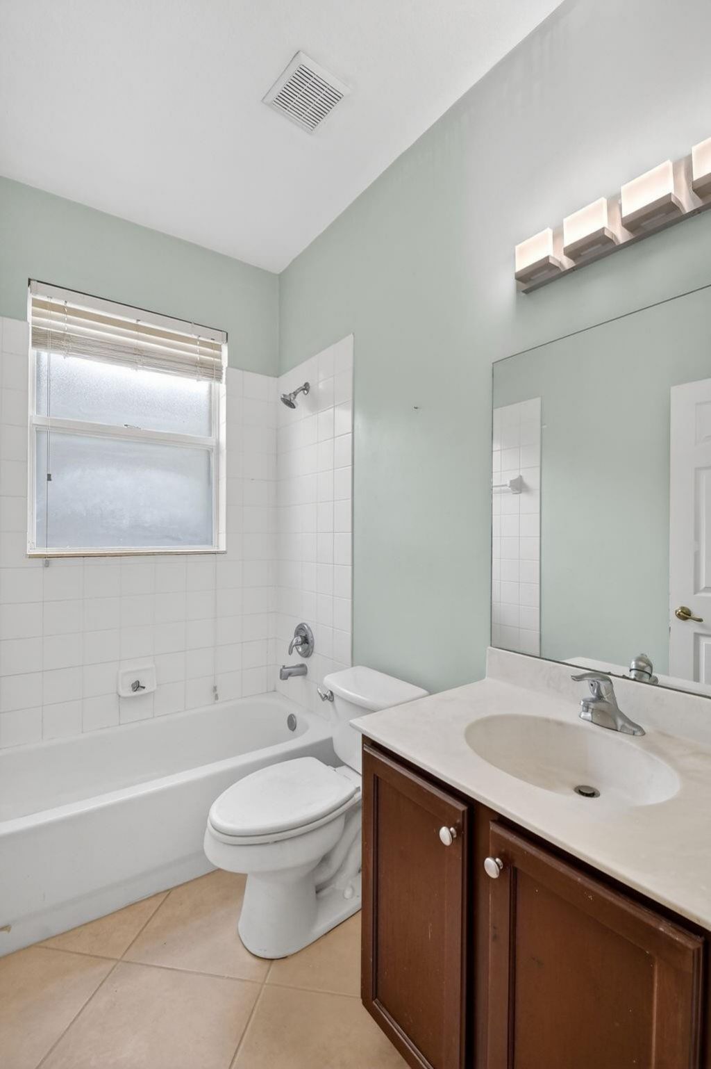 1007 Center Stone Ln, Riviera Beach, FL 33404 Photo