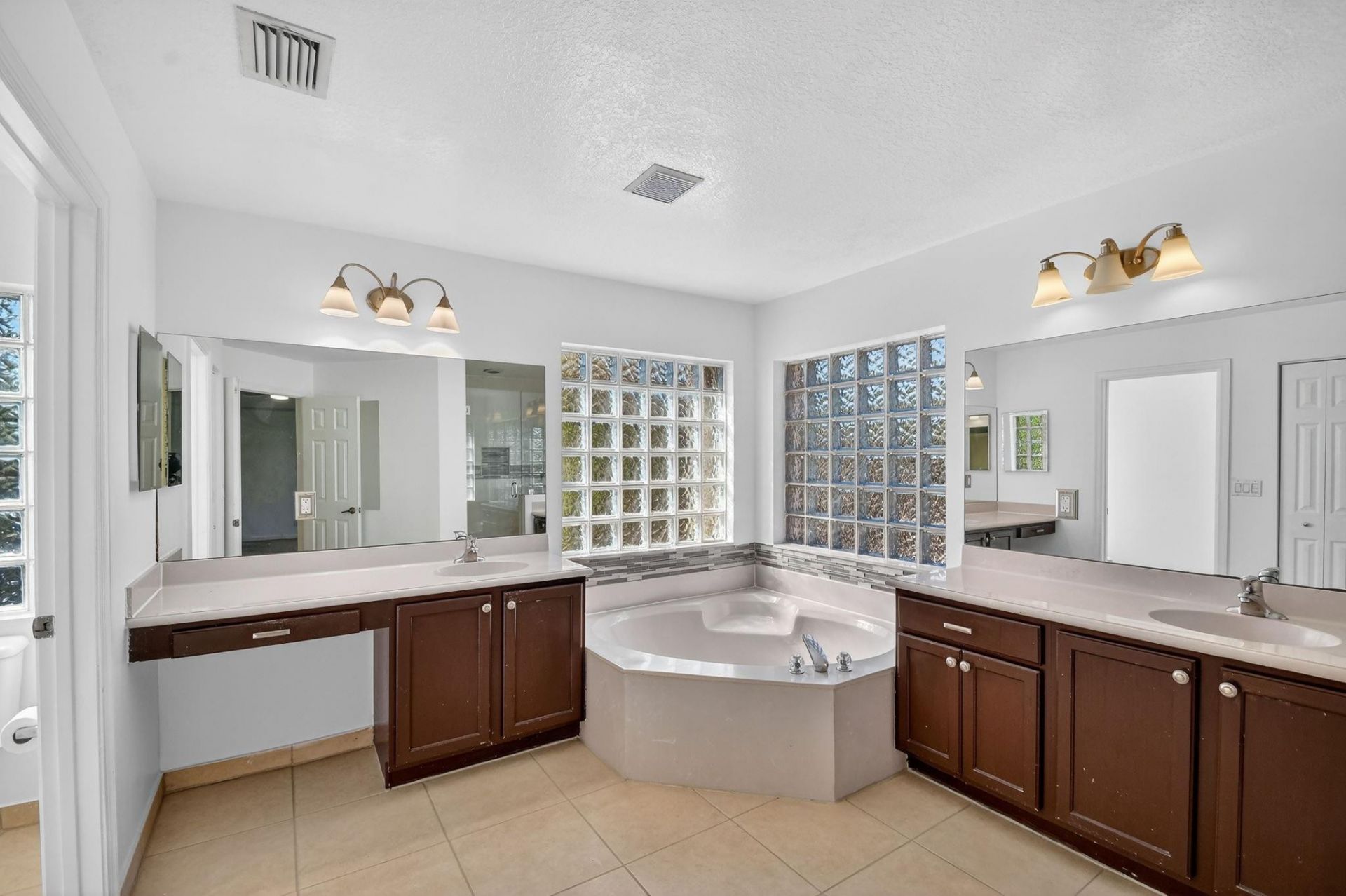 1007 Center Stone Ln, Riviera Beach, FL 33404 Photo