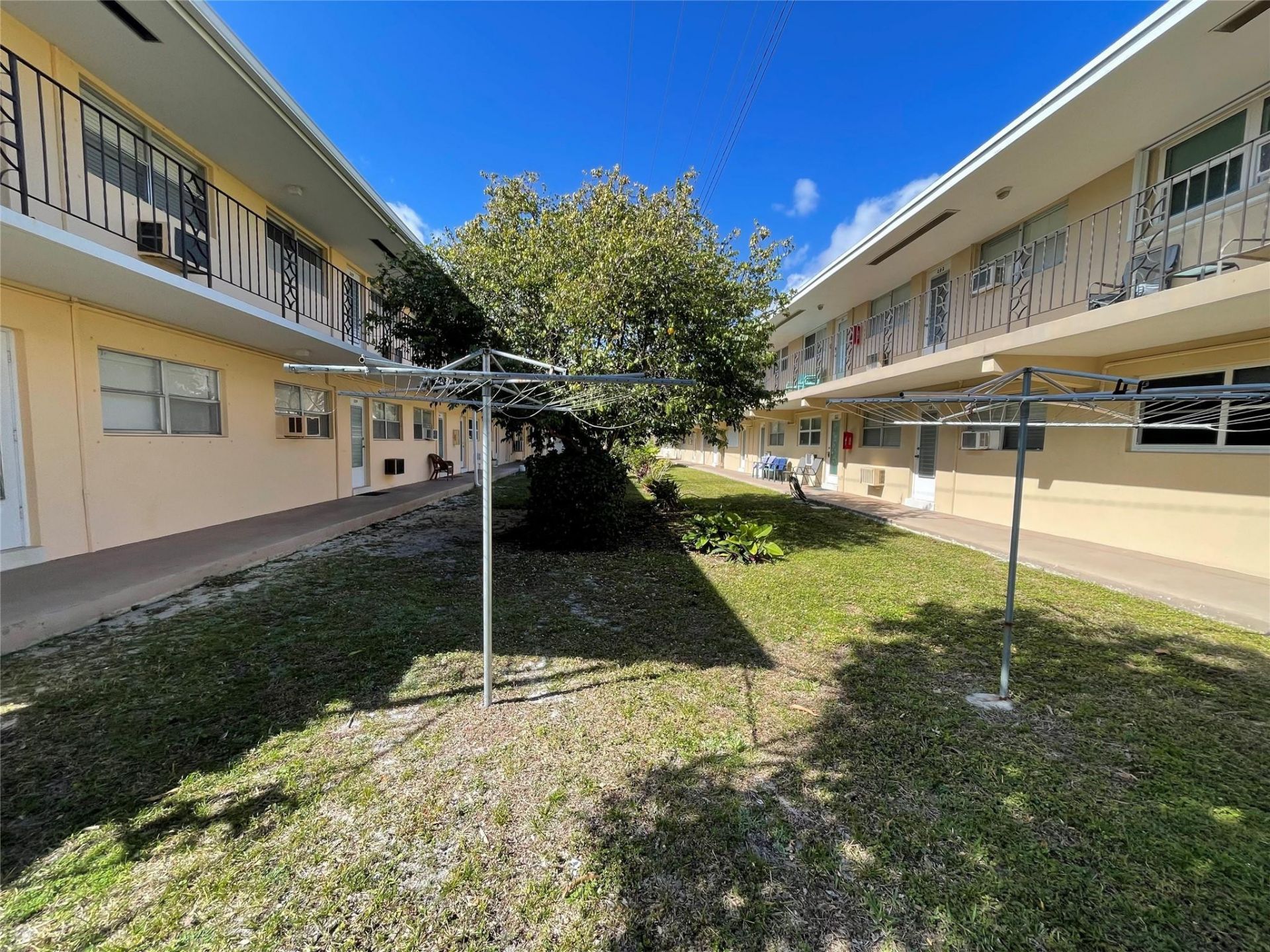 2141 NE 56th Street, Unit 209, Fort Lauderdale, FL 33308 Photo