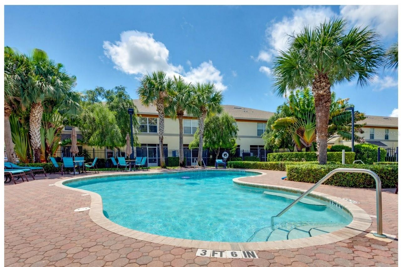 3858 Island Way, Saint Petersburg, FL 33705 Photo