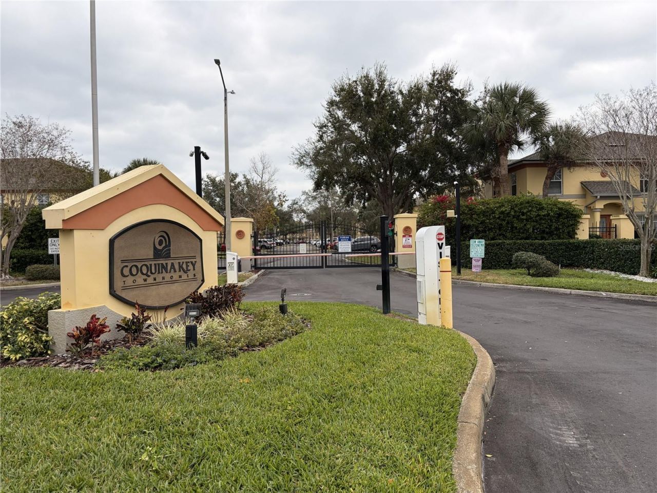 3858 Island Way, Saint Petersburg, FL 33705 Photo