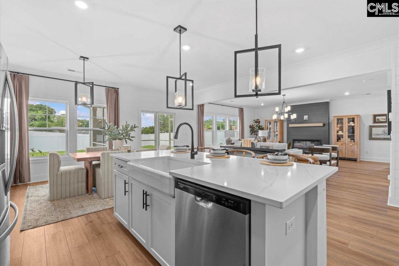 610 Griffon Drive  Photo 12