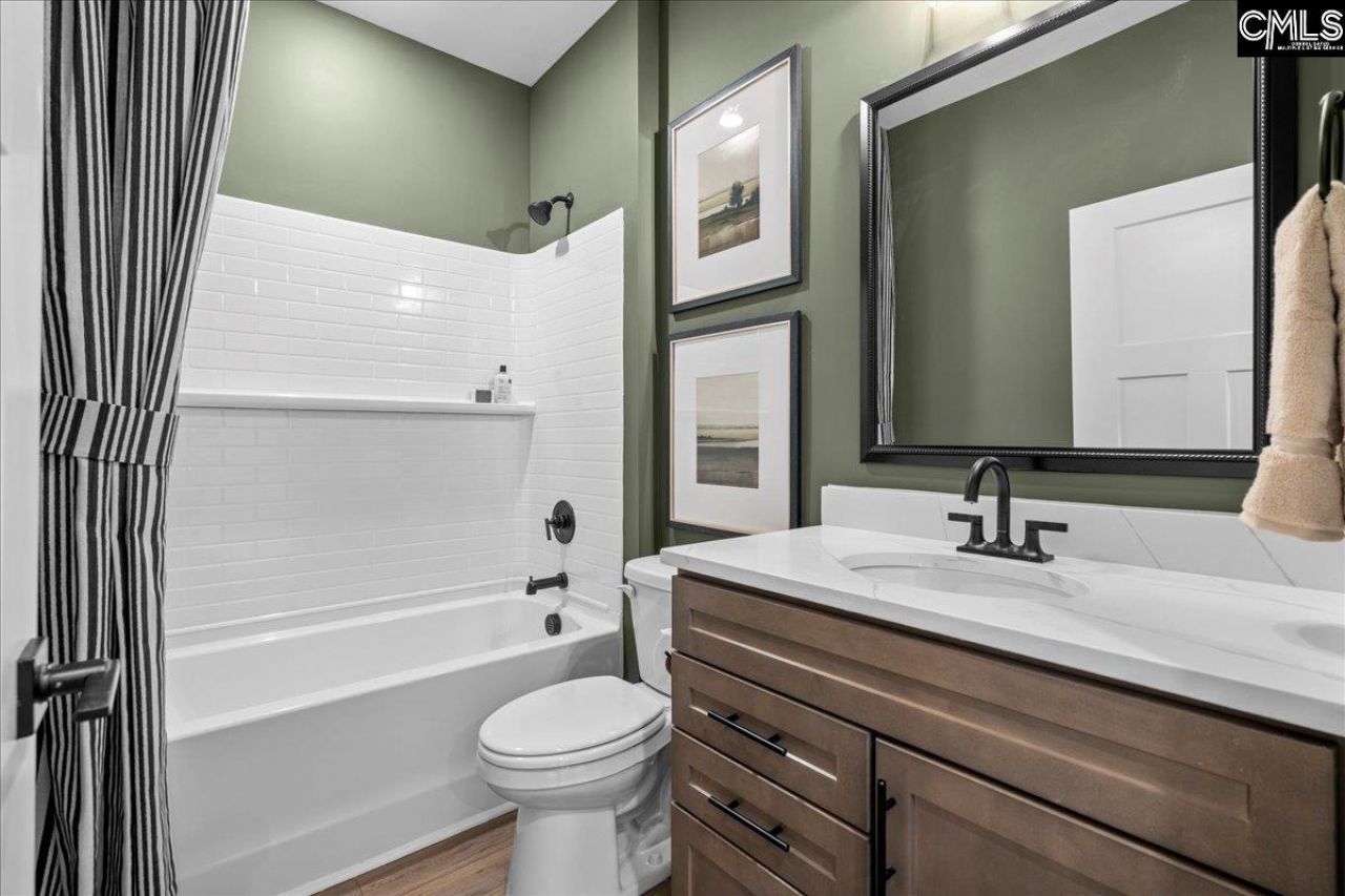 610 Griffon Drive  Photo 4