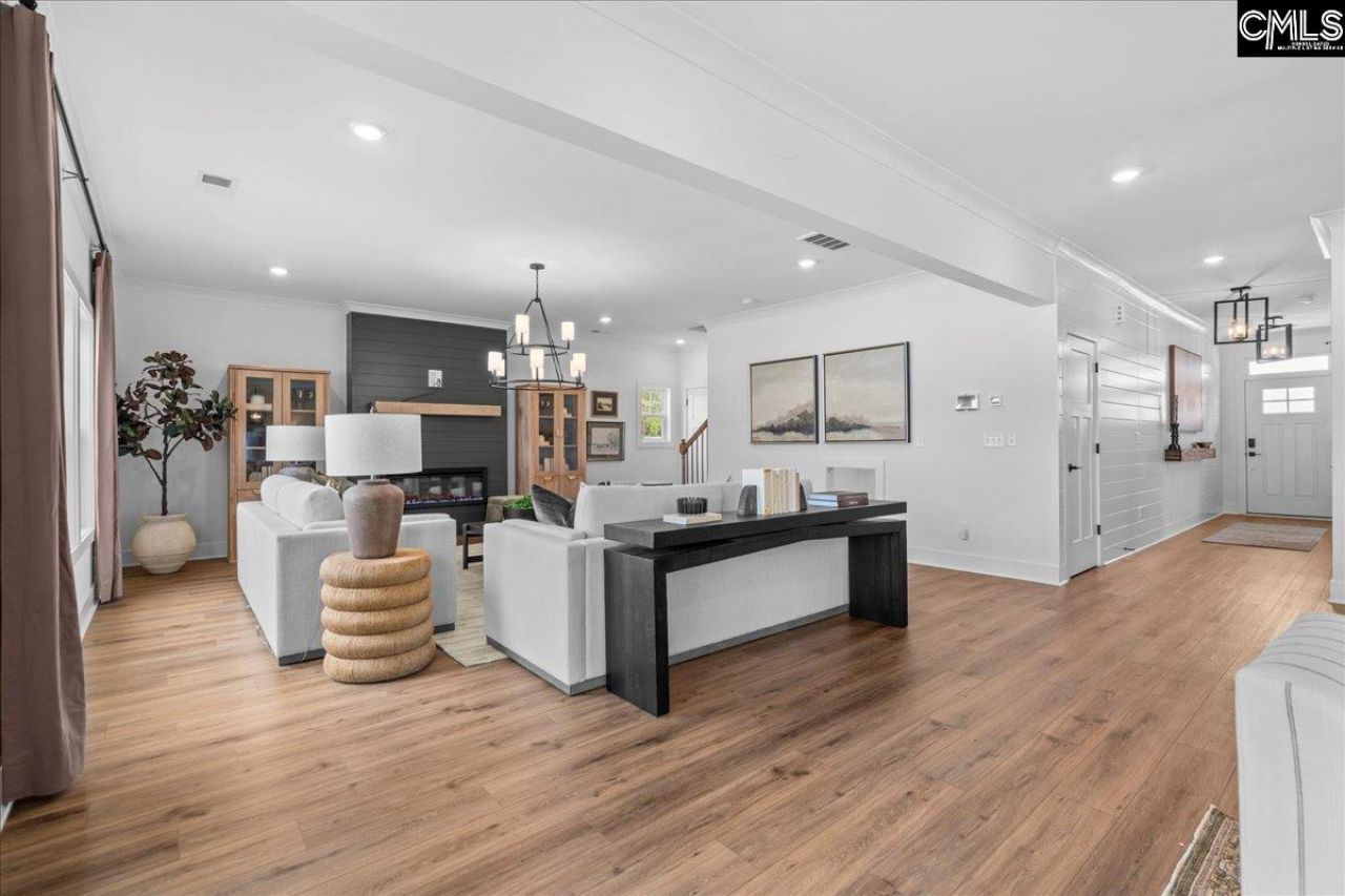 610 Griffon Drive  Photo 7