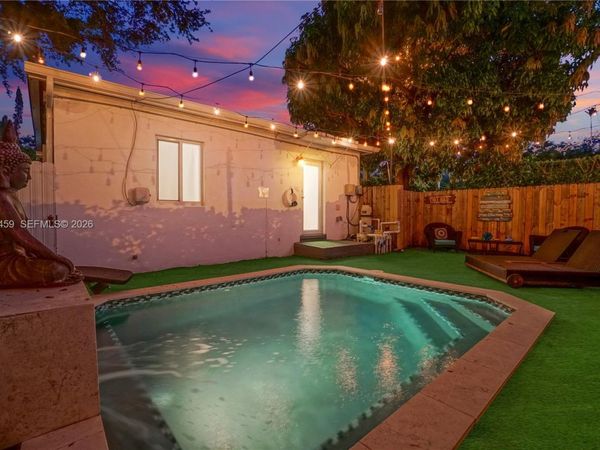 7 NE 50th St , Miami, FL 33137